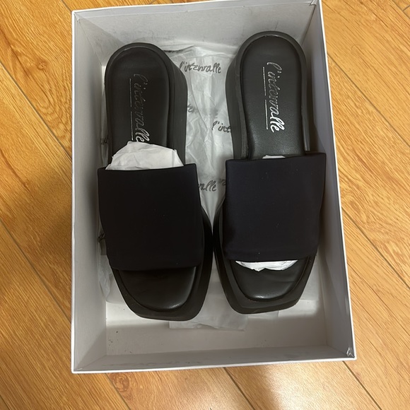 L’INTERVALLE Mazzini Black Lycra sandal - Picture 3 of 4